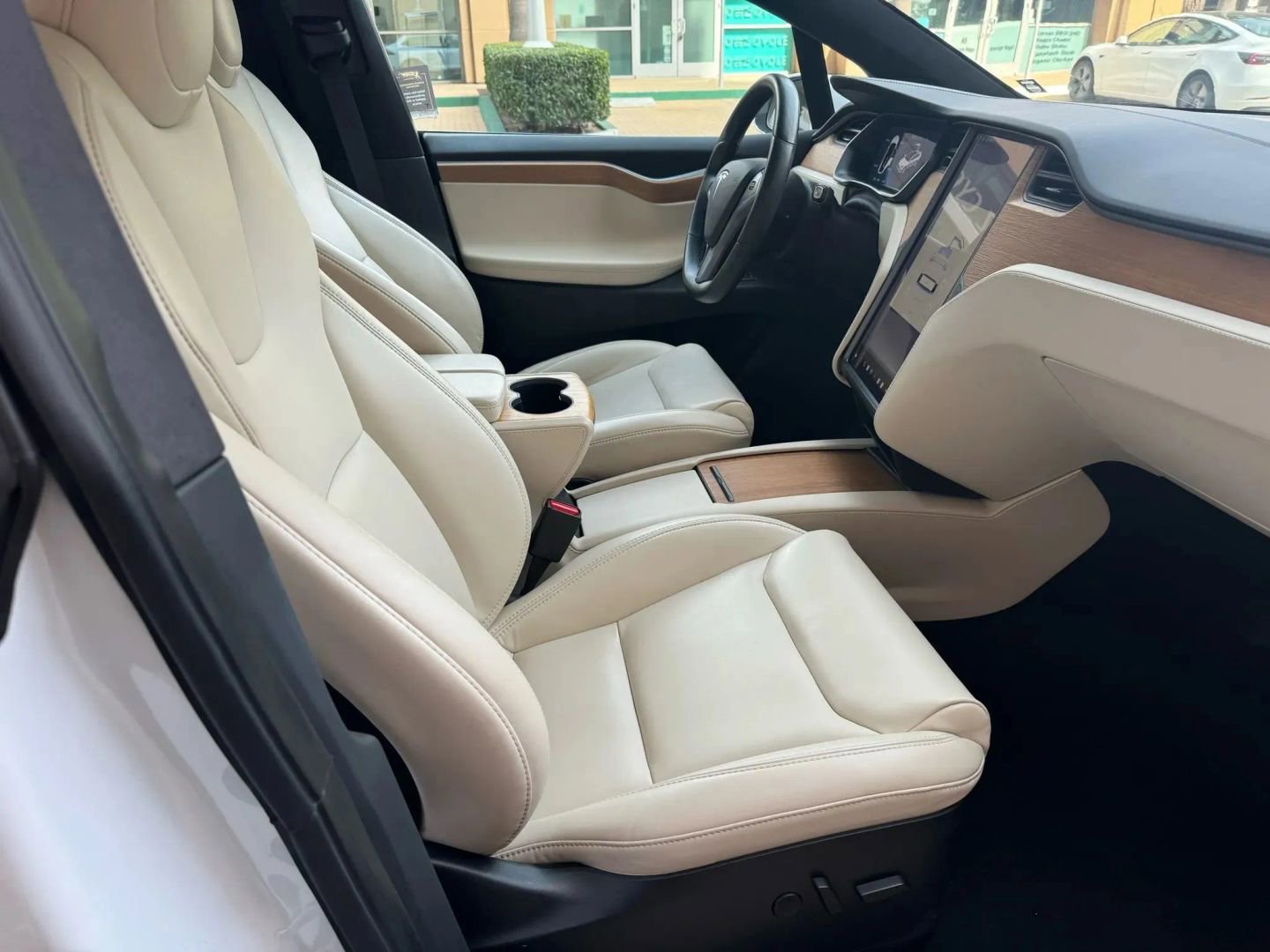 Used 2020 Tesla Model X Long Range AWD/4WD image 8