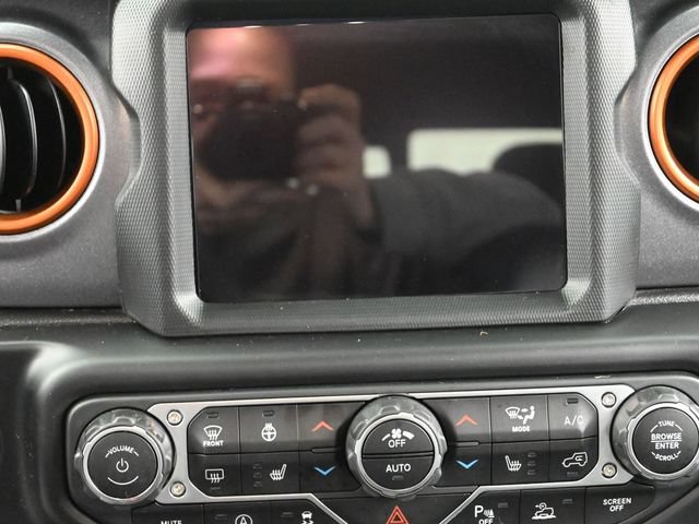 Used 2022 Jeep Gladiator Mojave w/ Dual Top Group AWD/4WD image 25