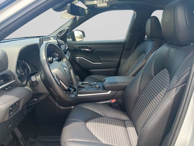 Used 2023 Toyota Highlander XSE AWD/4WD image 10