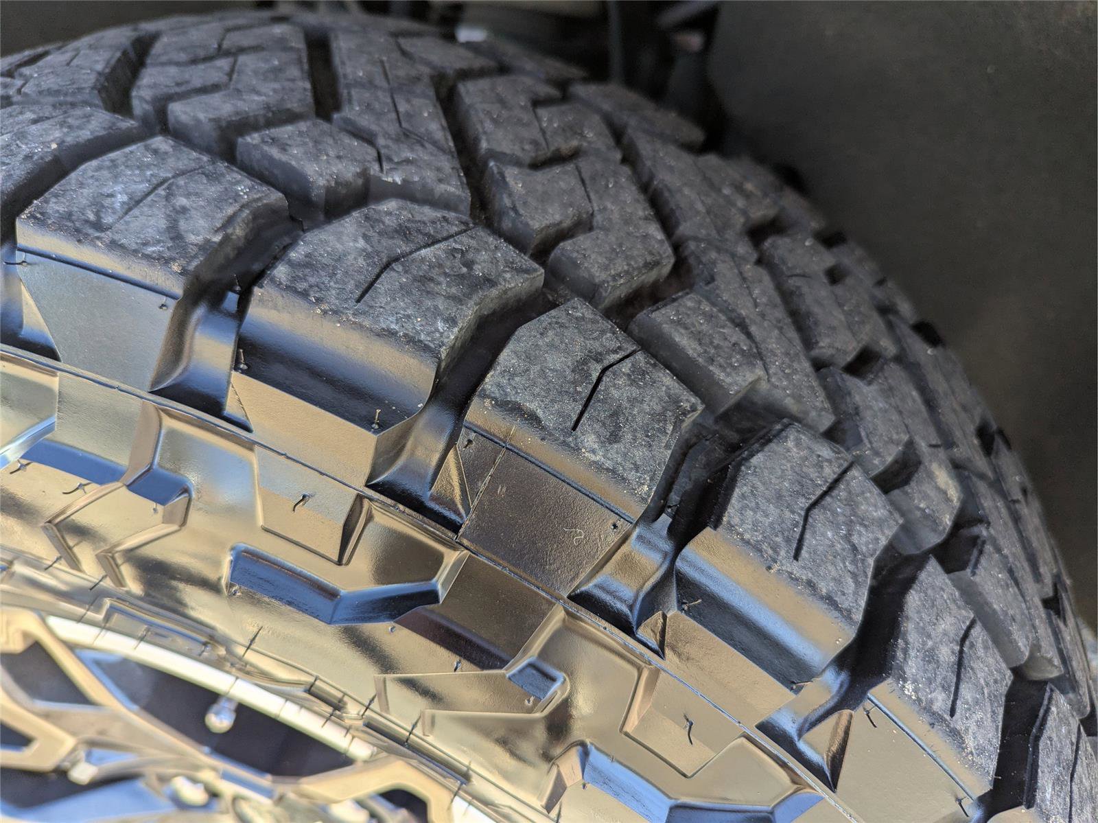 Used 2023 Chevrolet Colorado ZR2 w/ ZR2 Convenience Package III image 10