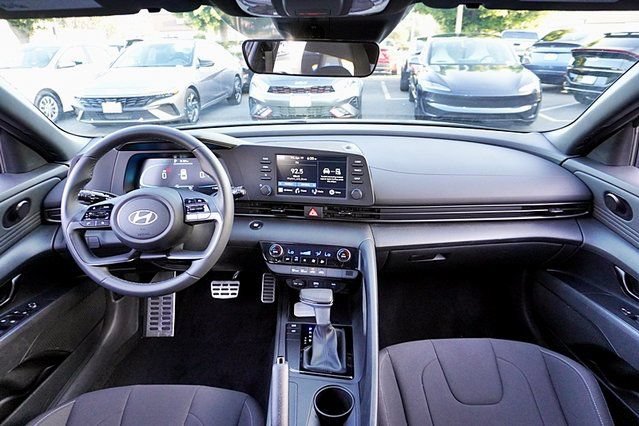 Certified 2026 Hyundai Elantra Sport FWD image 16