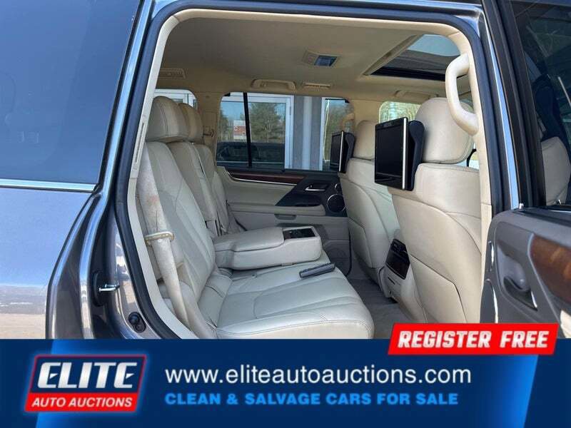 Used 2017 Lexus LX 570 4WD w/ Luxury Package image 15
