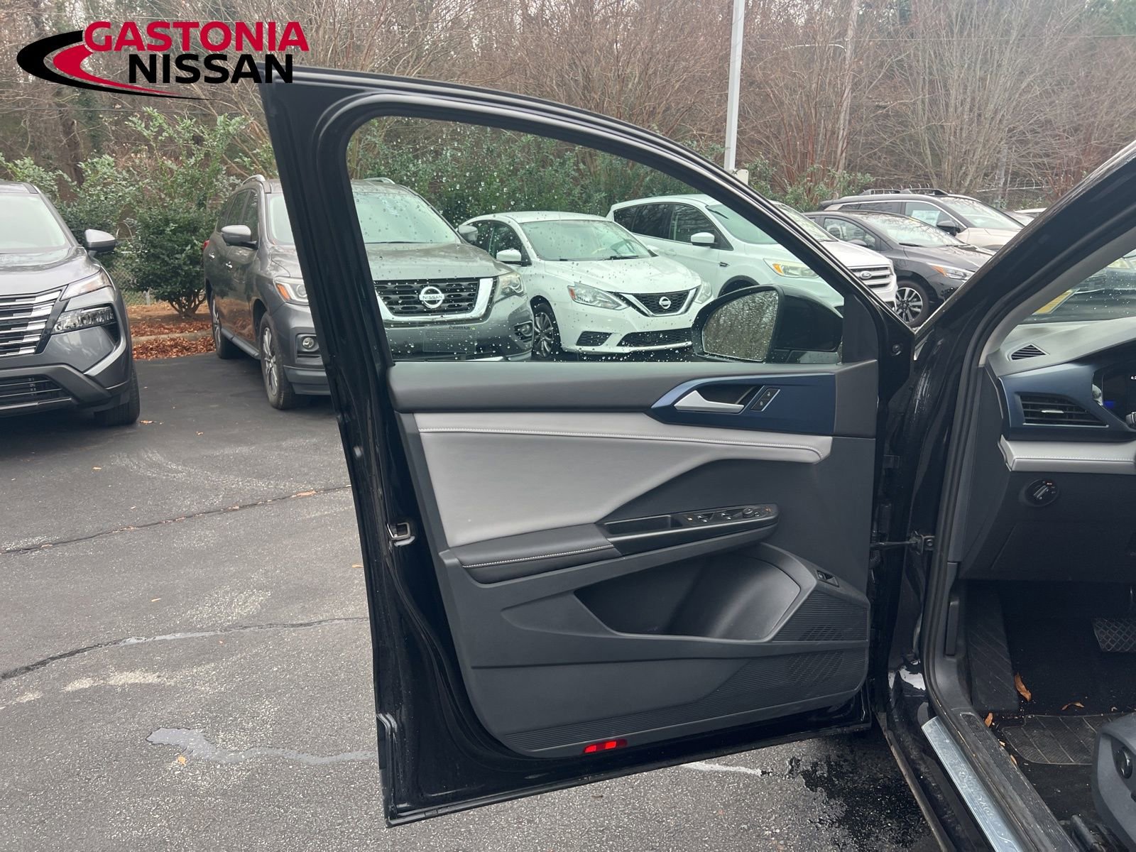 Used 2024 Volkswagen Taos SE image 35