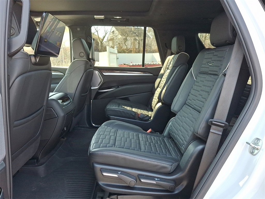 Used 2025 Cadillac Escalade Sport Platinum image 10