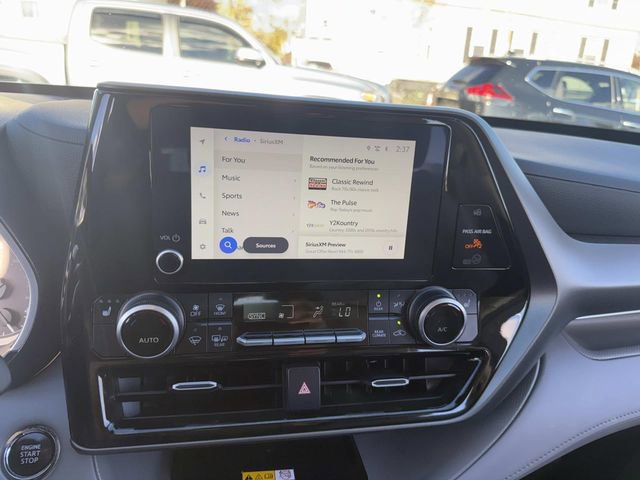 Used 2023 Toyota Highlander XLE image 26