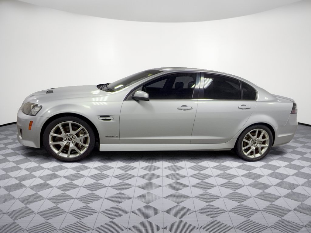 Used 2009 Pontiac G8 GXP RWD image 2