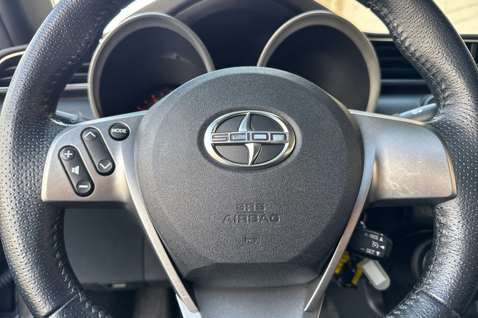Used 2013 Scion tC FWD image 25