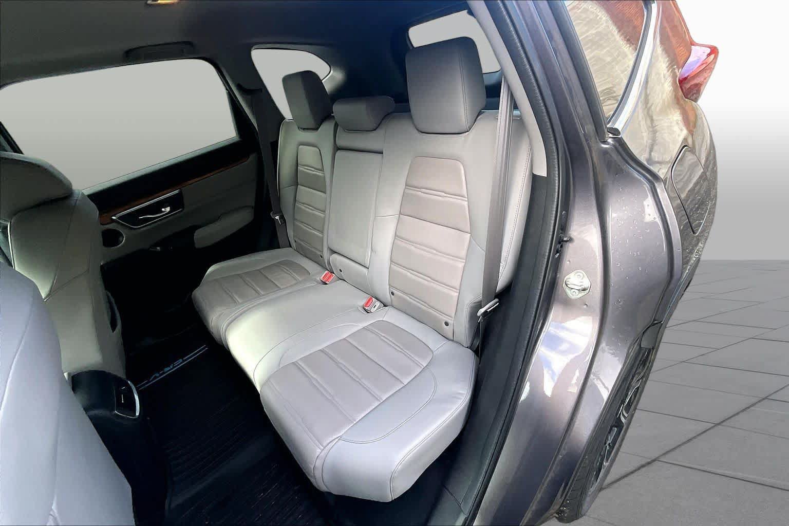 Used 2018 Honda CR-V Touring image 19
