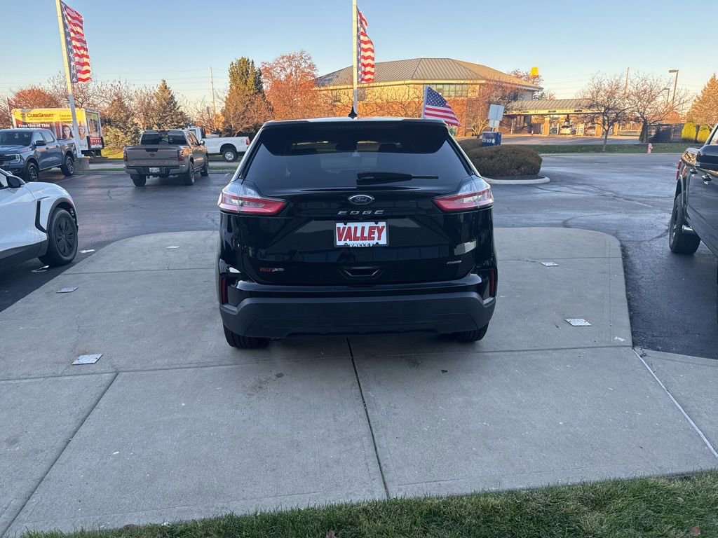 Certified 2022 Ford Edge SE w/ Cargo Accessory Package image 8