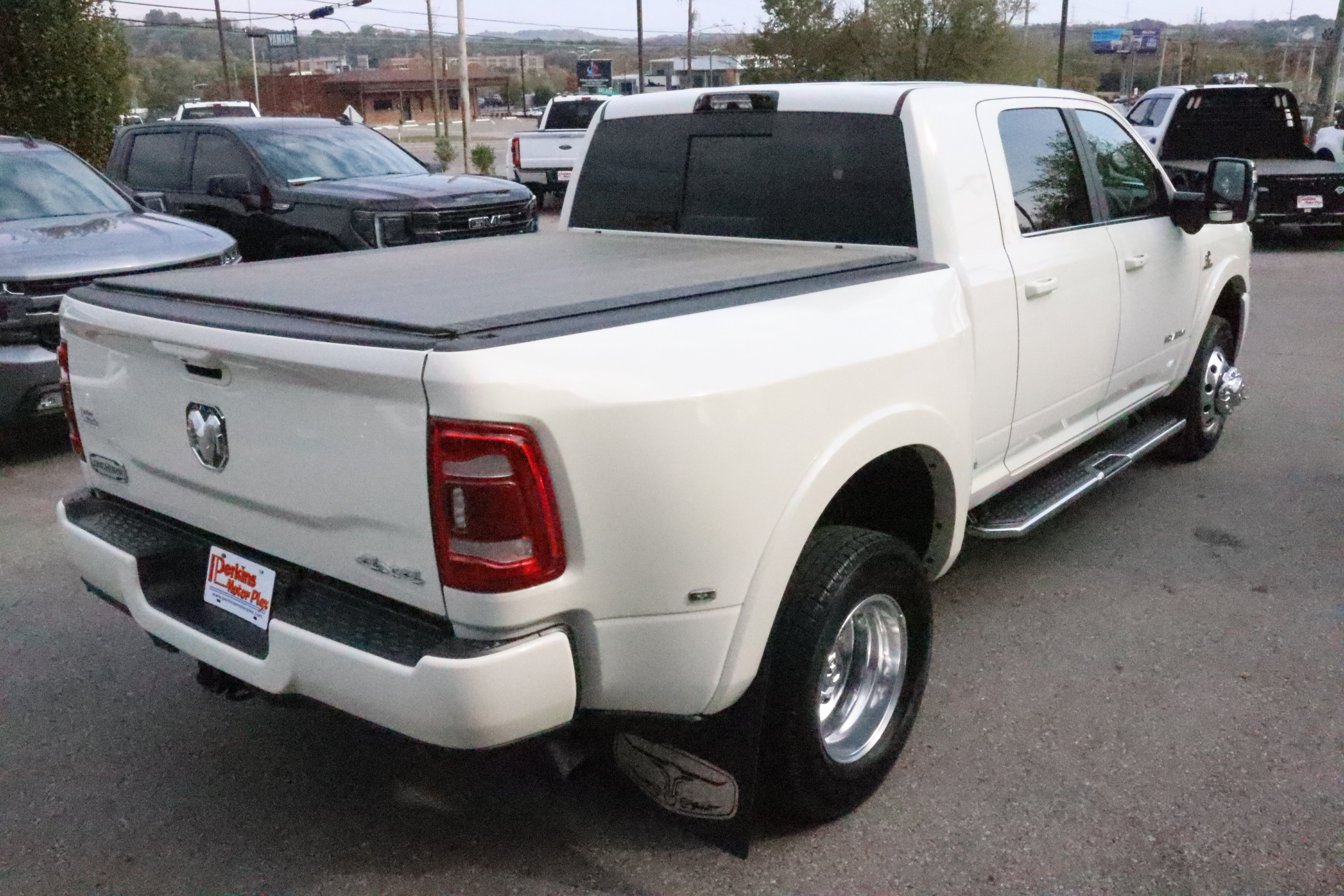 Used 2024 RAM 3500 Limited w/ Towing Technology Group AWD/4WD image 7