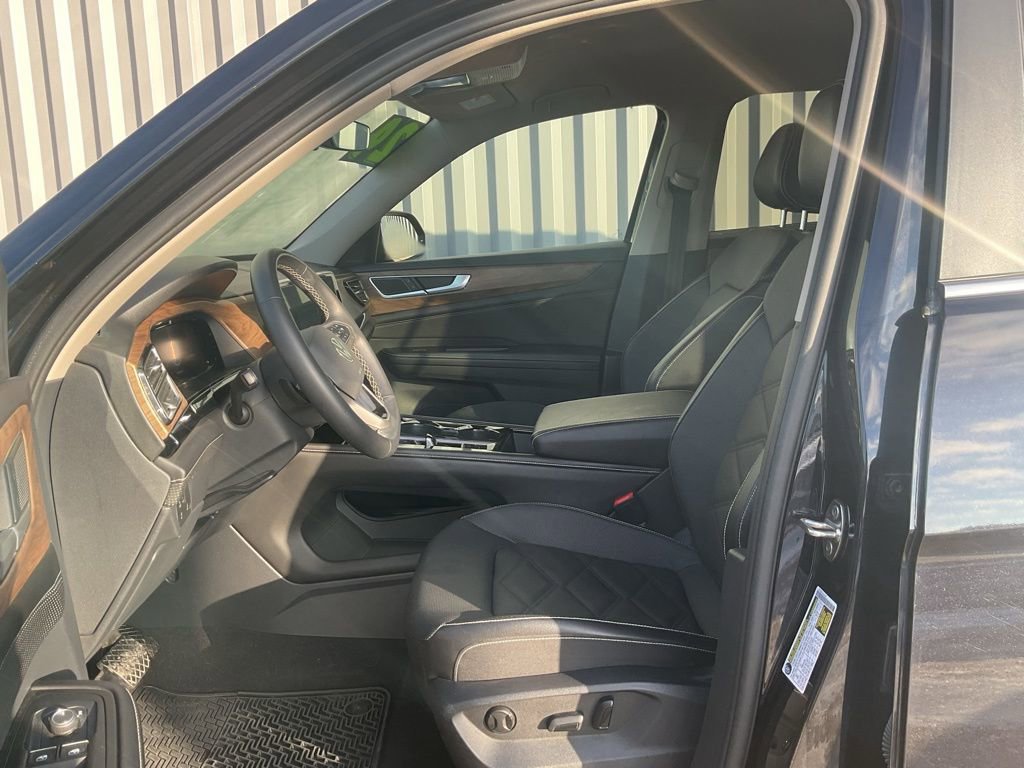 Used 2024 Volkswagen Atlas SE image 8