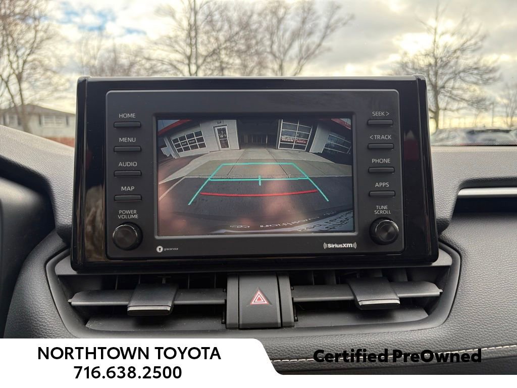 Used 2021 Toyota RAV4 LE image 11