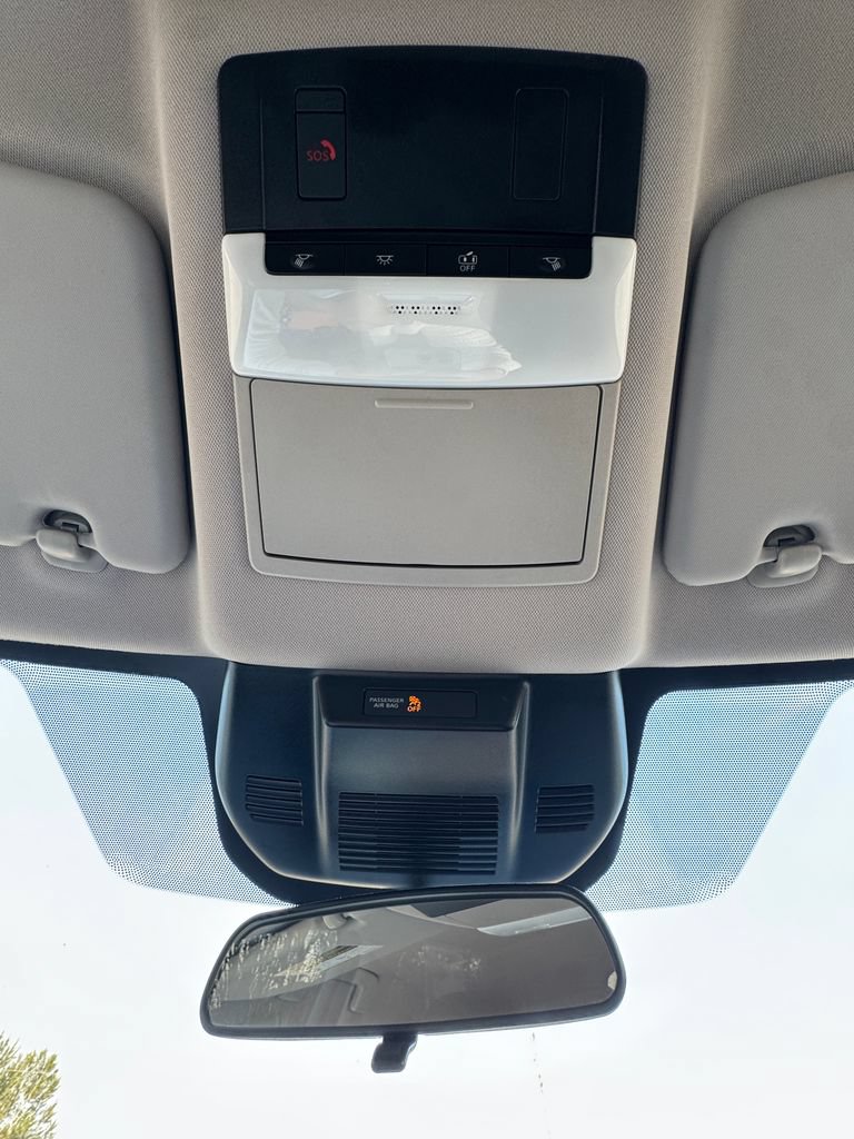 Used 2025 Nissan Rogue SV FWD image 22