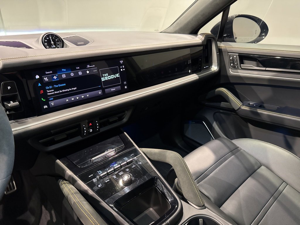 Used 2025 Porsche Cayenne GTS image 17