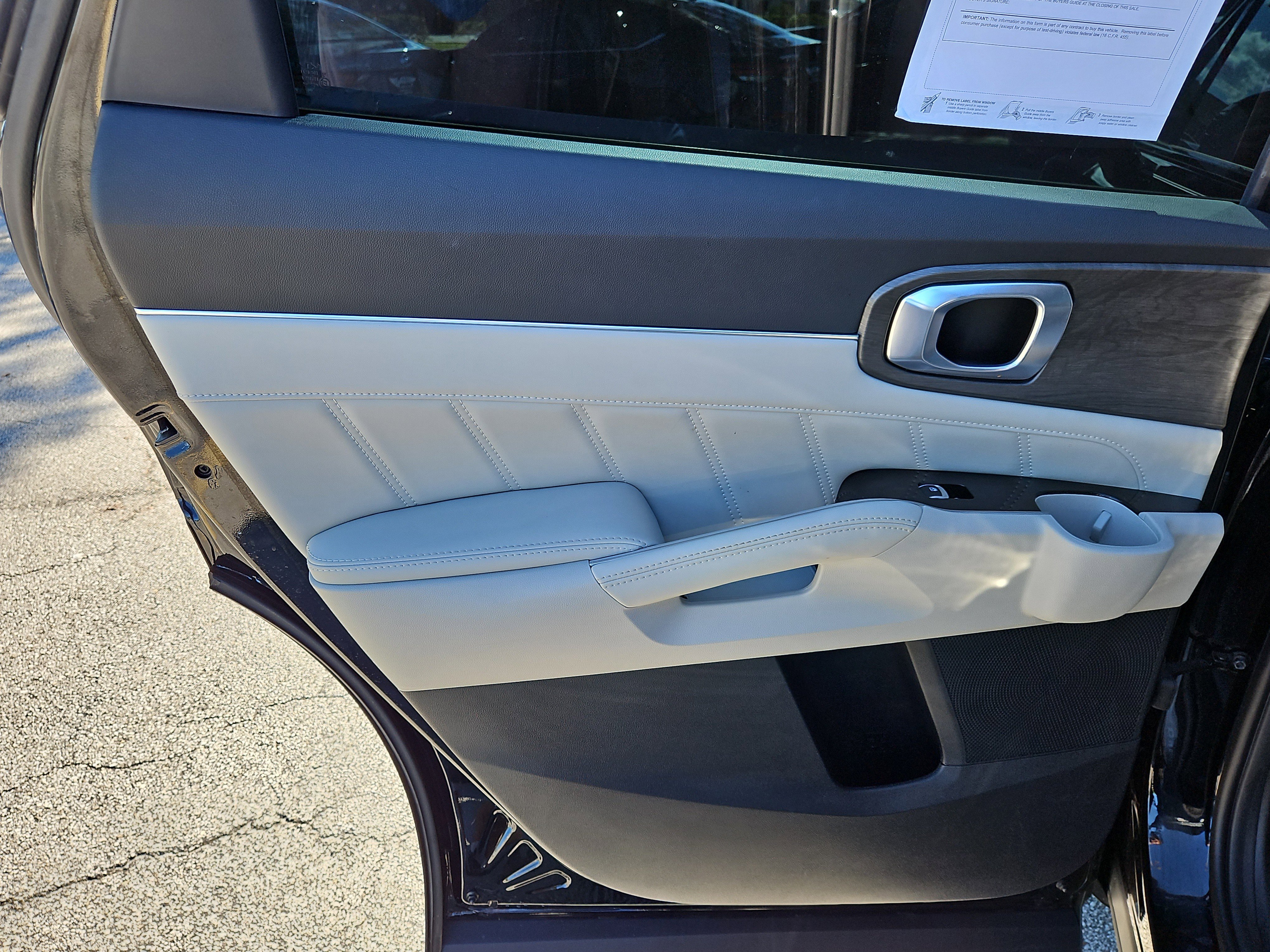 Used 2024 Kia Sorento SX image 12