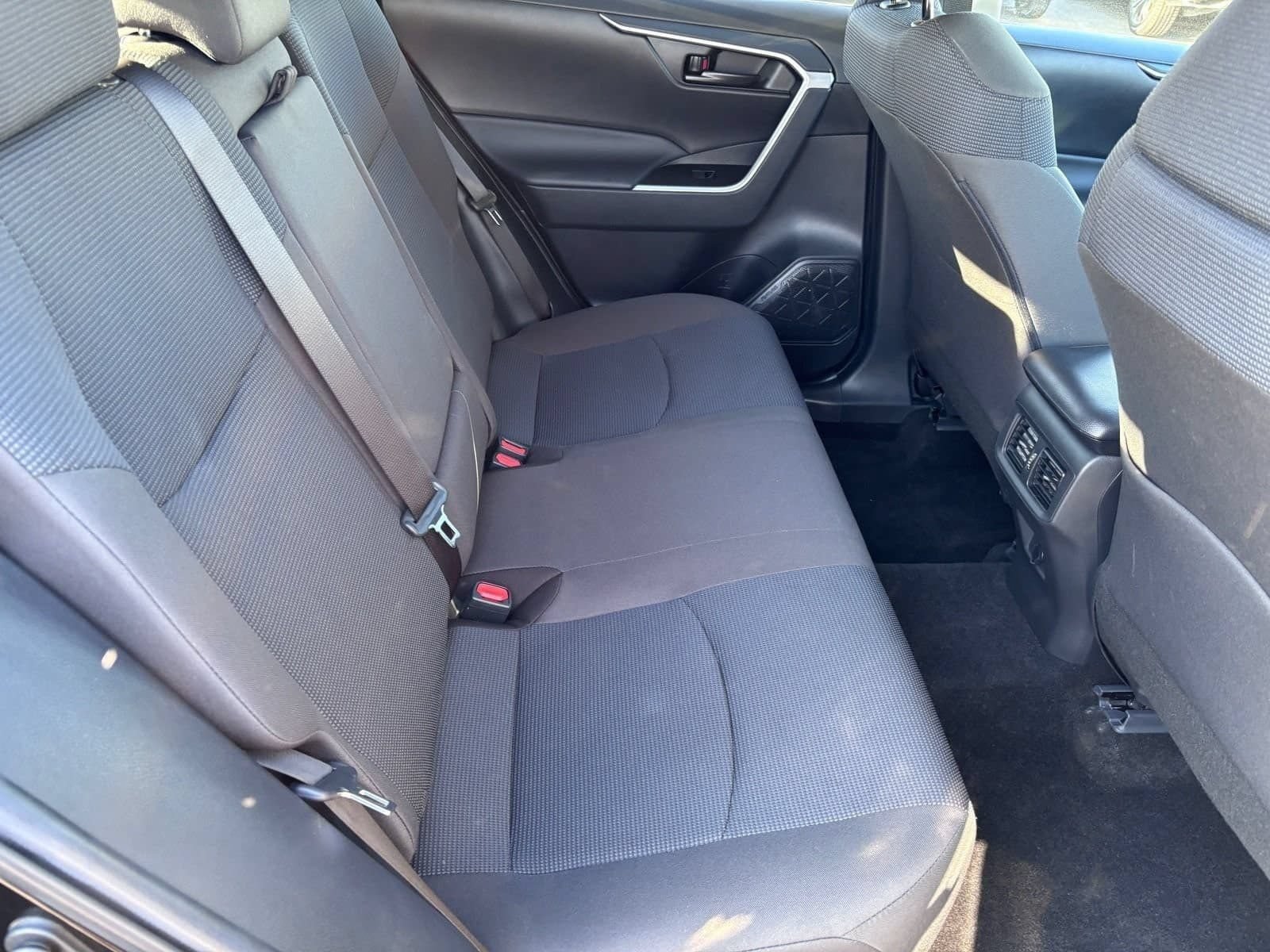 Used 2024 Toyota RAV4 LE FWD image 15