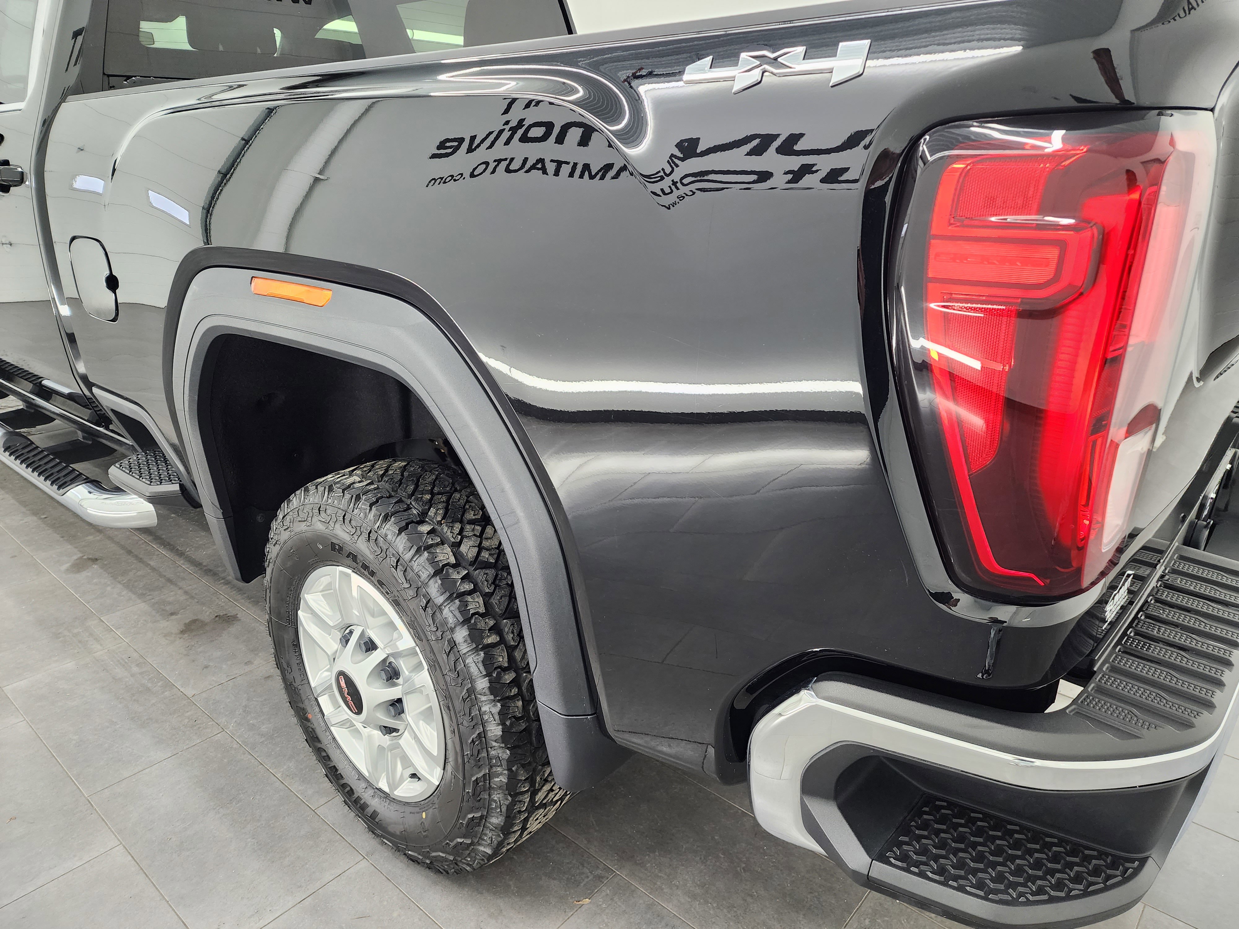 Used 2023 GMC Sierra 2500 SLE w/ SLE Convenience Package image 29
