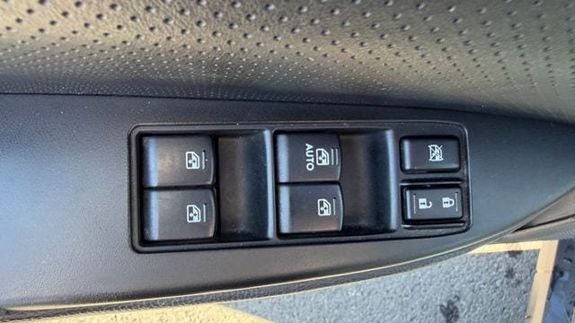 Used 2013 Subaru Outback 2.5i Limited AWD/4WD image 22