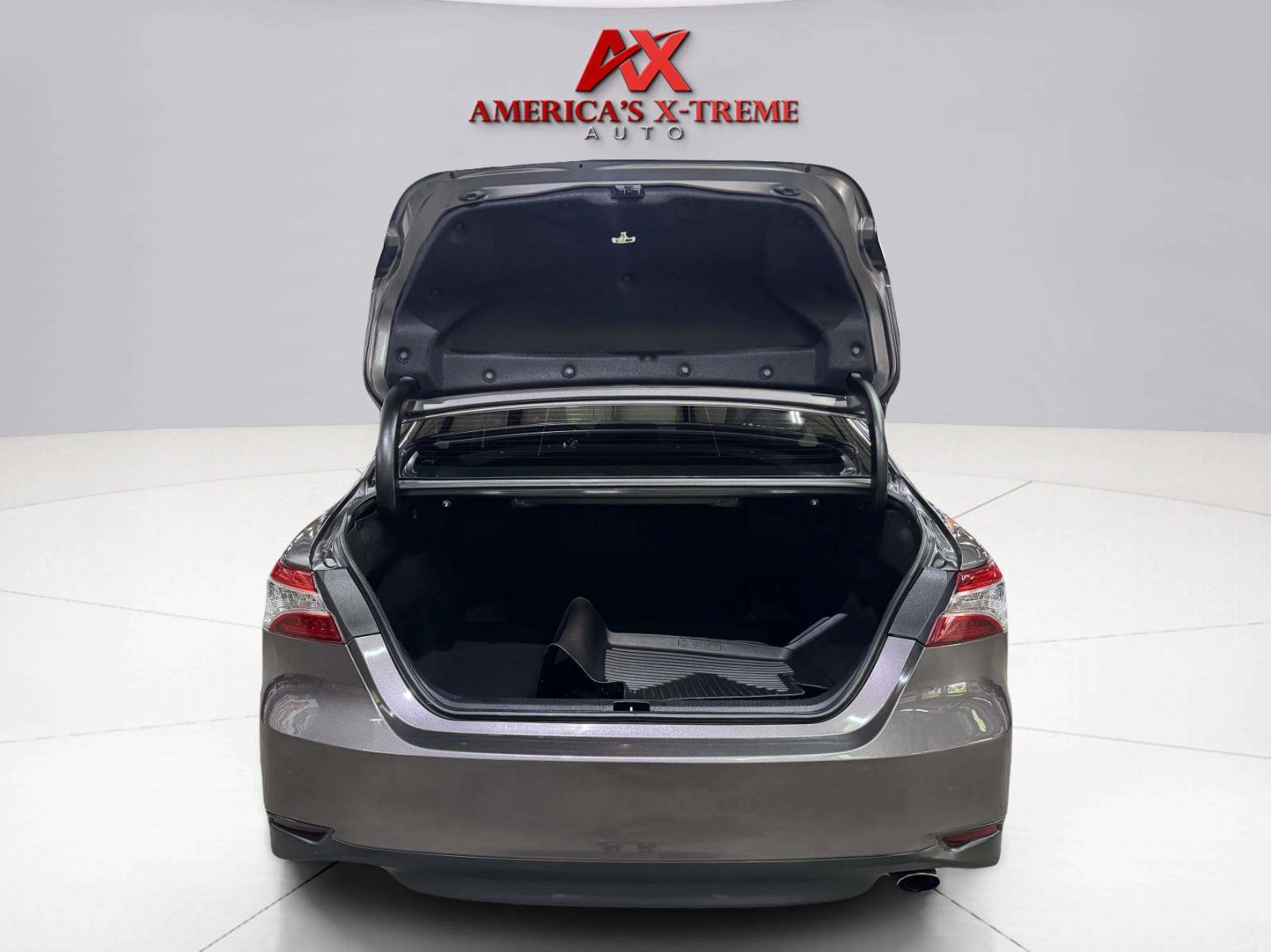 Used 2020 Toyota Camry XLE FWD image 66