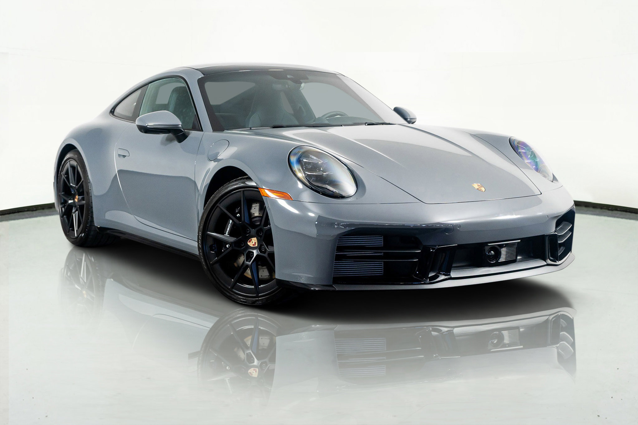 Used 2025 Porsche 911 Carrera S RWD image 2