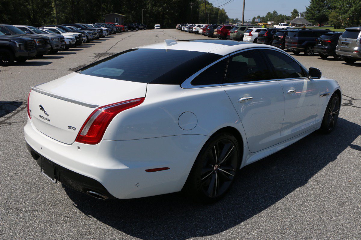 Used 2018 Jaguar XJ Supercharged RWD image 8