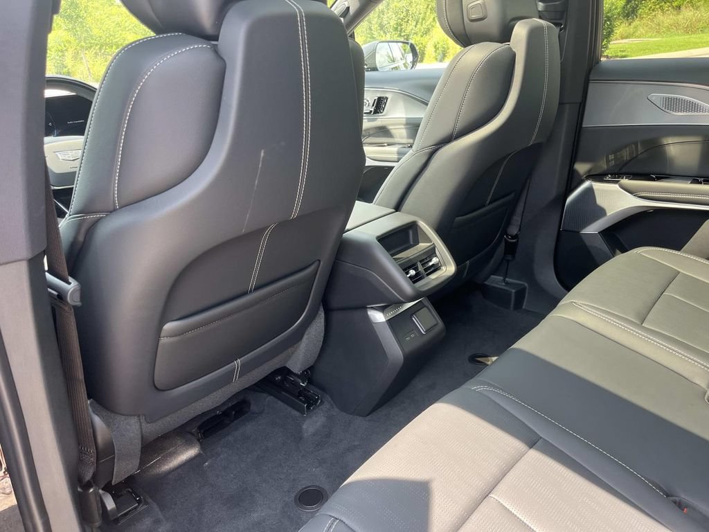 New 2027 Cadillac Lyriq Premium Luxury AWD/4WD image 18
