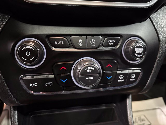 Used 2020 Jeep Cherokee Trailhawk w/ Comfort/Convenience Group AWD/4WD image 18