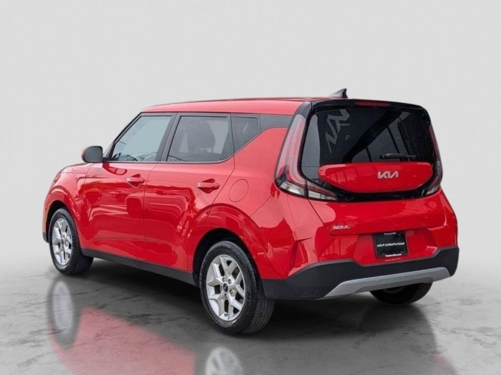 Used 2023 Kia Soul LX w/ LX Technology Package FWD image 9