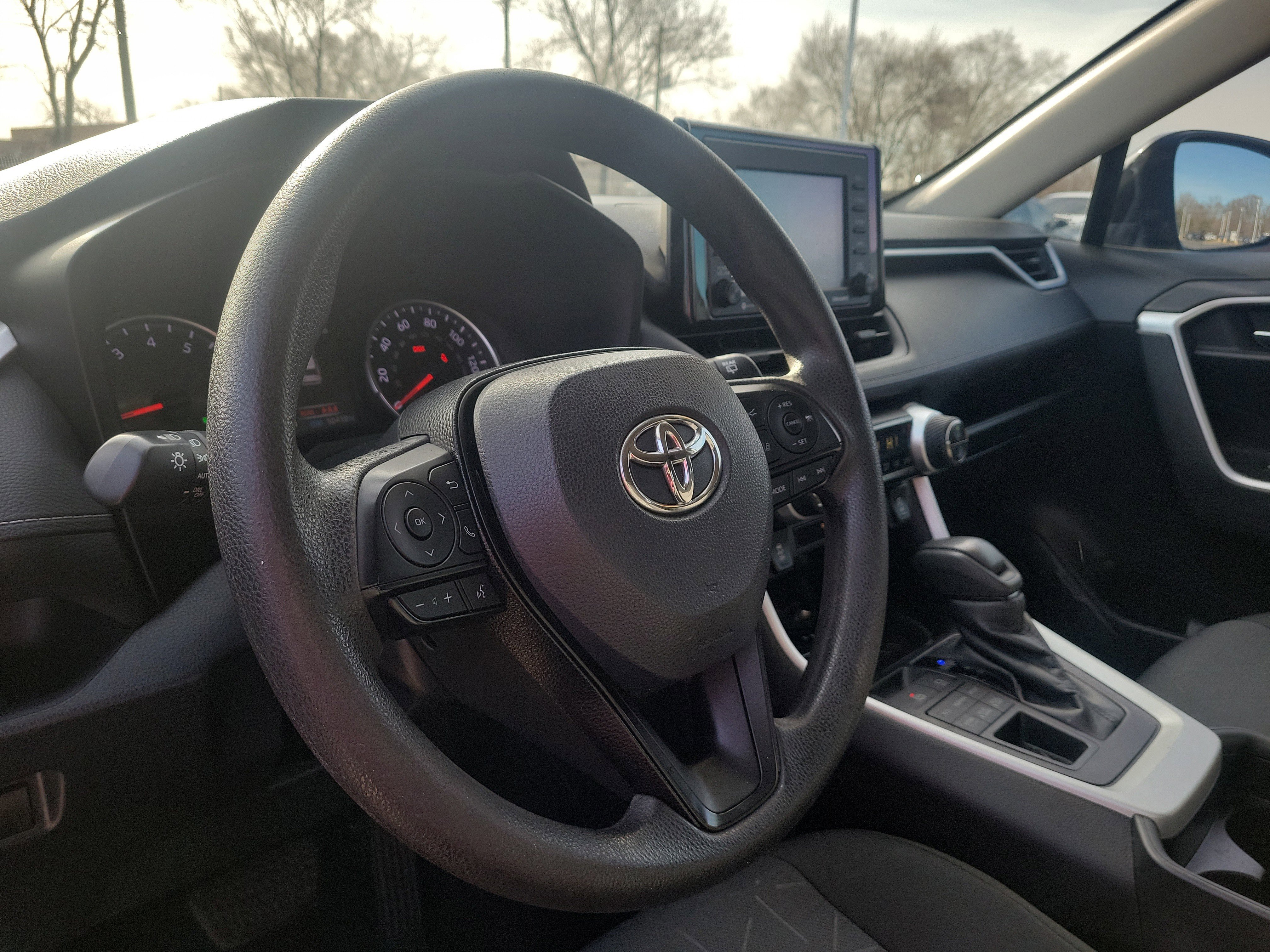 Used 2021 Toyota RAV4 XLE image 14