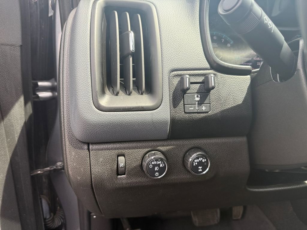 Used 2021 Chevrolet Colorado Z71 w/ LPO, Tonneau and Step Package image 18