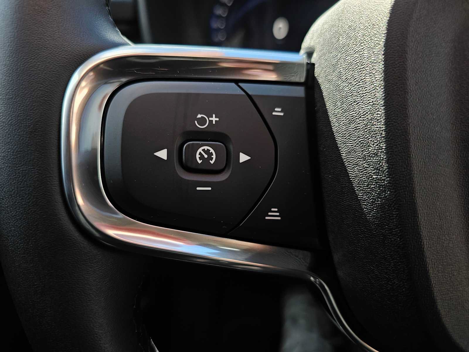 New 2026 Volvo XC40 B5 Core w/ Climate Package AWD/4WD image 38