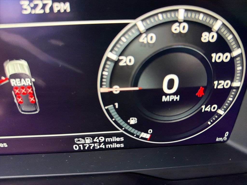 Used 2025 Mitsubishi Outlander 4WD Plug-In Hybrid image 13