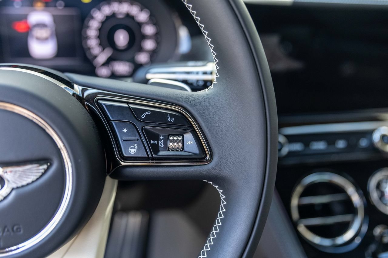 Certified 2025 Bentley Continental GTC AWD/4WD image 28