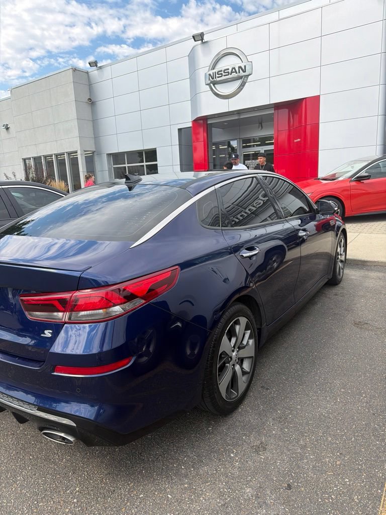 Used 2019 Kia Optima S w/ S Panoramic Sunroof Package FWD image 3