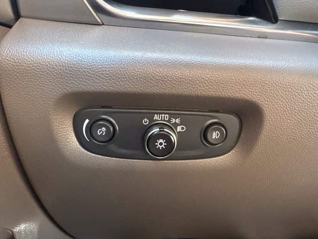Used 2018 Chevrolet Traverse LT FWD image 27