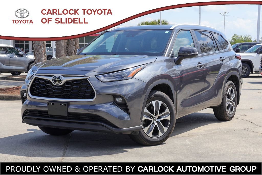 Used 2024 Toyota Highlander XLE AWD/4WD image 1