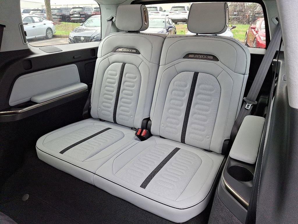 Used 2024 Rivian R1S Adventure image 8