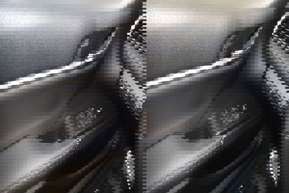 Used 2021 Toyota Camry XSE FWD image 32