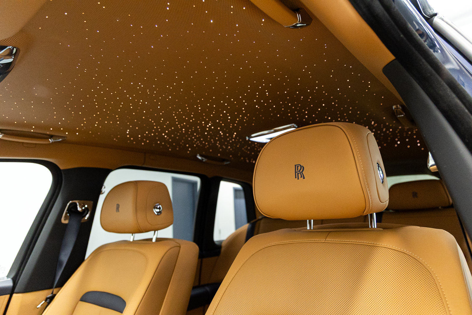 Certified 2025 Rolls-Royce Cullinan AWD/4WD image 36