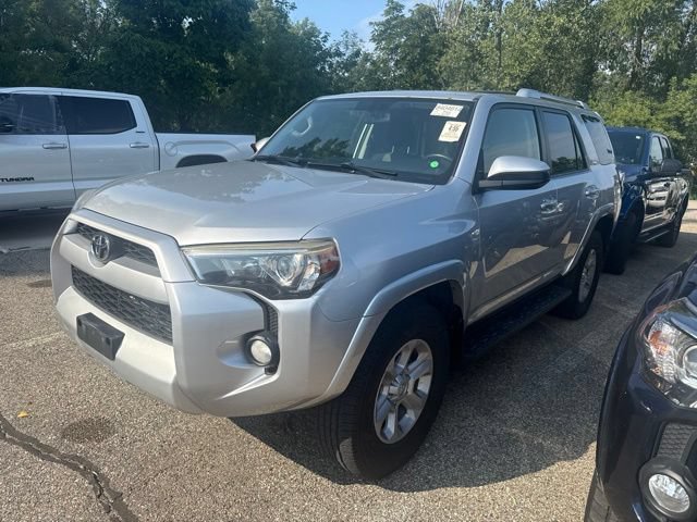 Used 2016 Toyota 4Runner SR5 AWD/4WD image 9