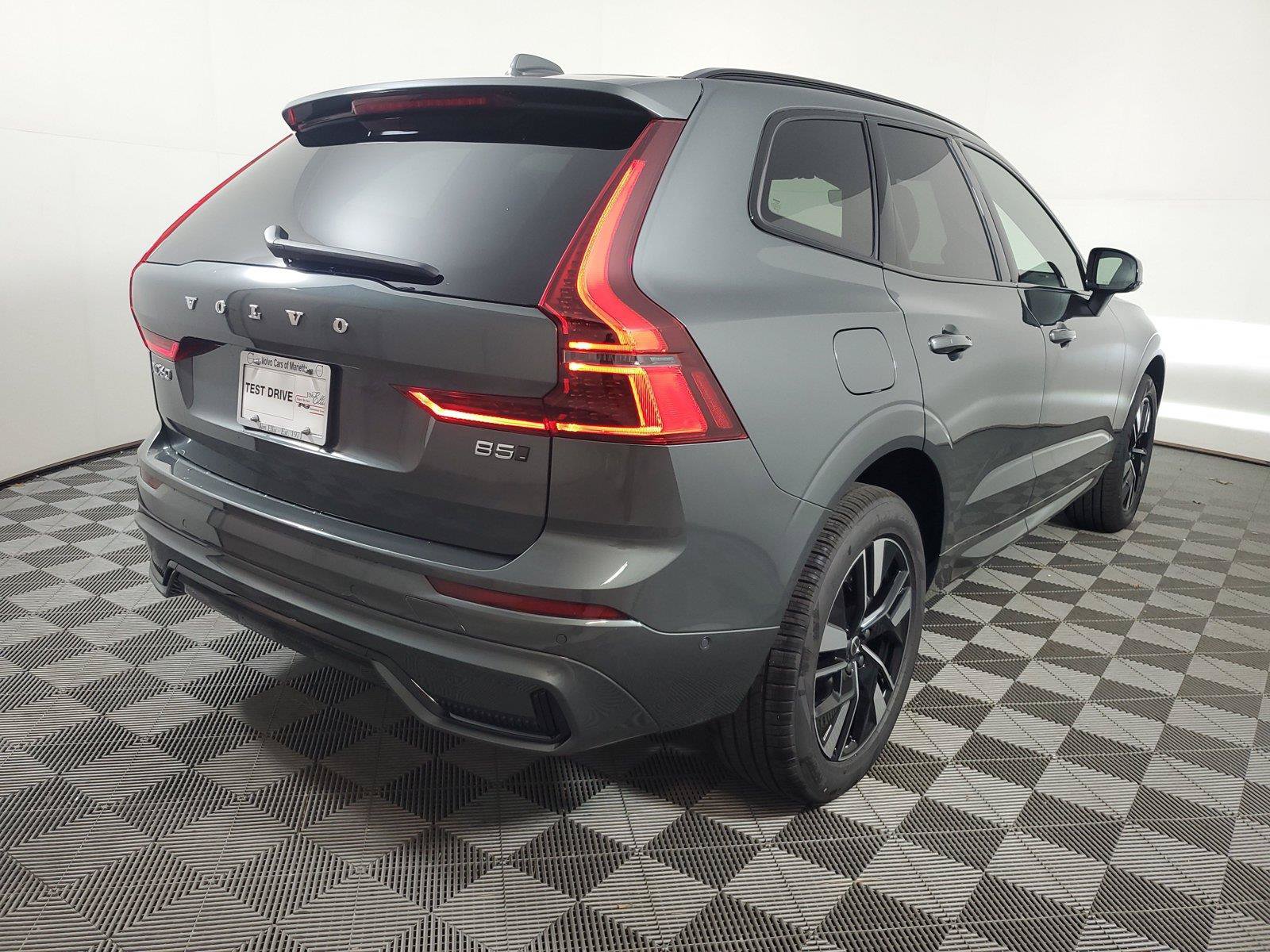 New 2027 Volvo XC60 B5 Plus AWD/4WD image 6