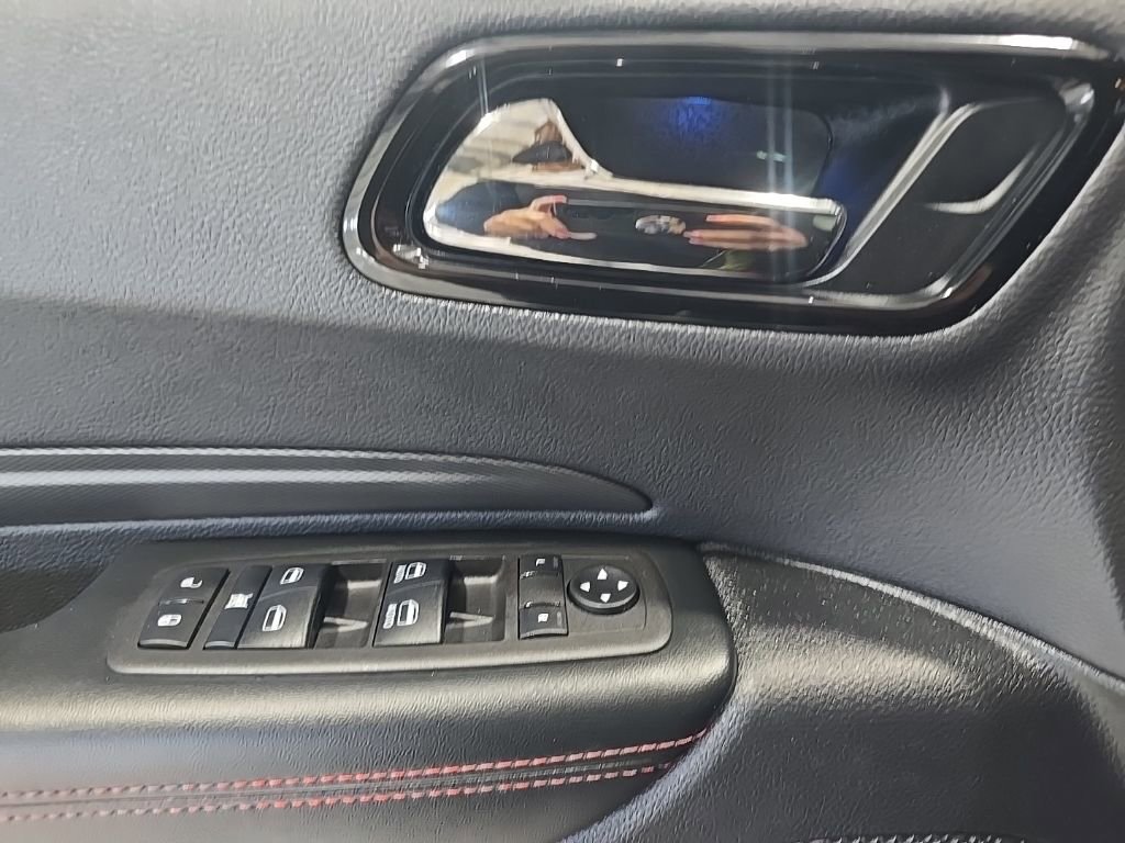 Used 2025 Dodge Durango GT AWD/4WD image 13
