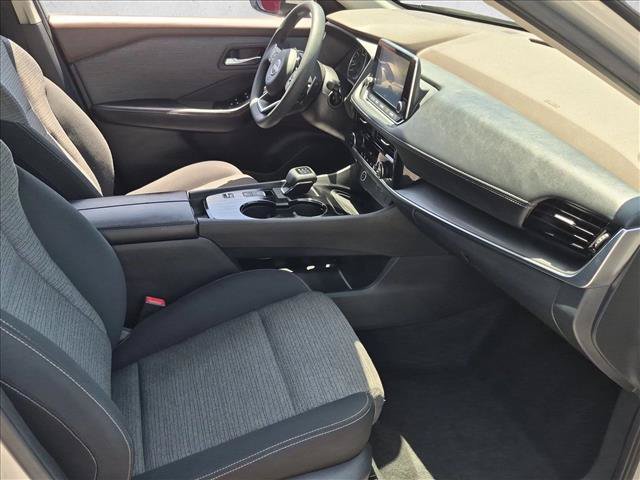 Used 2022 Nissan Rogue SV FWD image 20