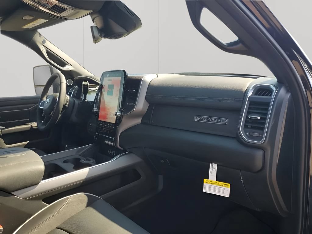 New 2025 RAM 2500 Laramie AWD/4WD image 32