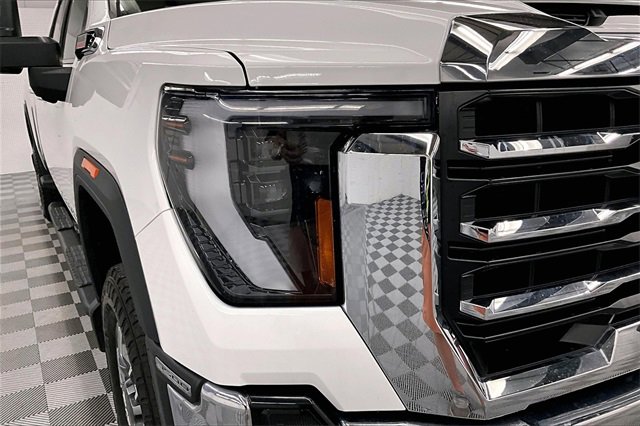 Used 2024 GMC Sierra 3500 SLE w/ SLE Value Package image 31