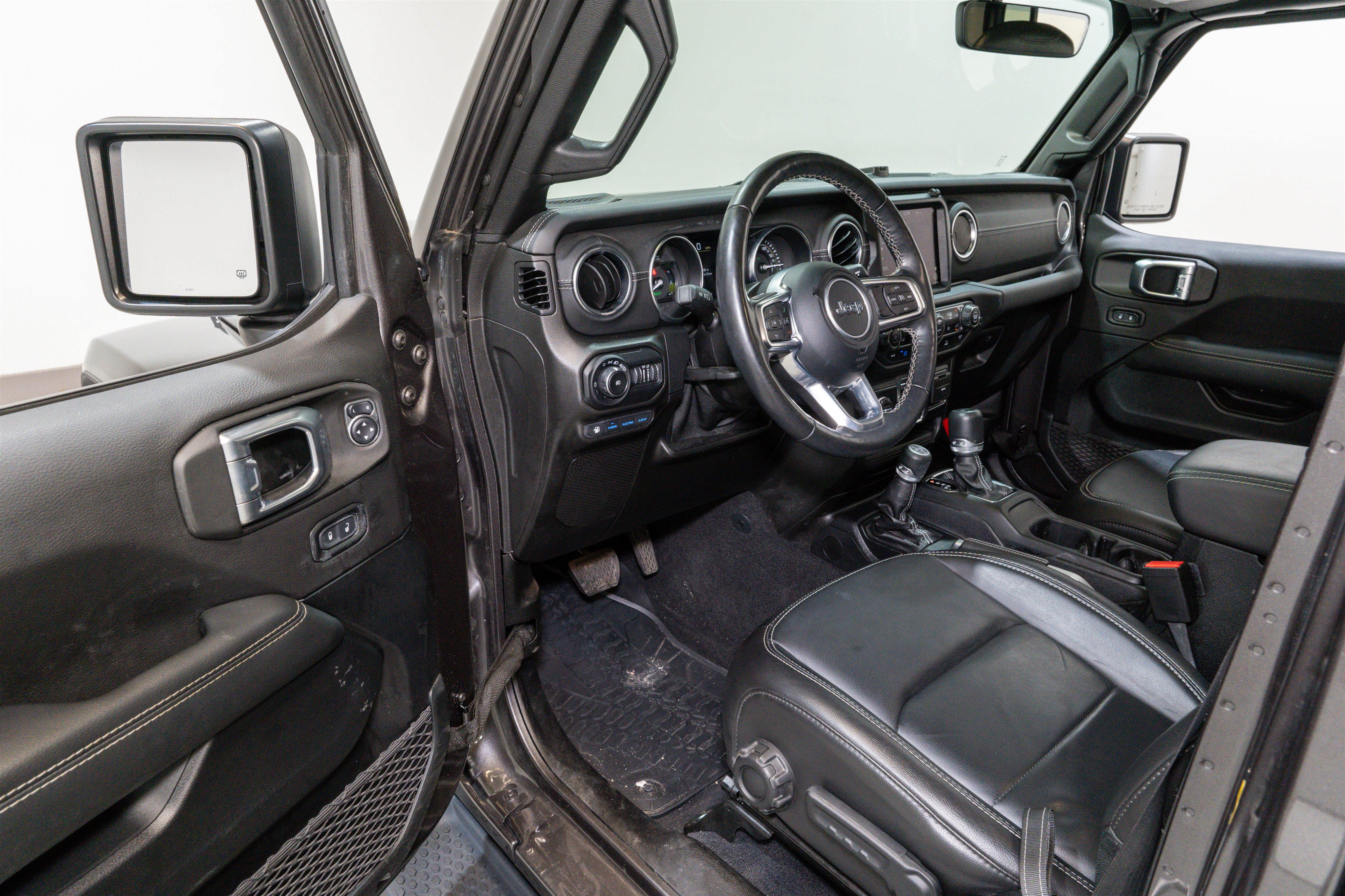 Used 2021 Jeep Wrangler Unlimited Sahara w/ Cold Weather Group AWD/4WD image 12