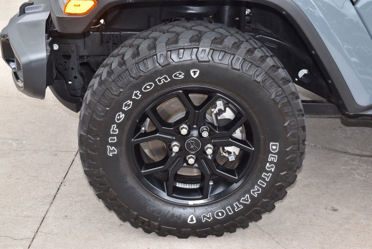 Used 2025 Jeep Gladiator Willys image 38