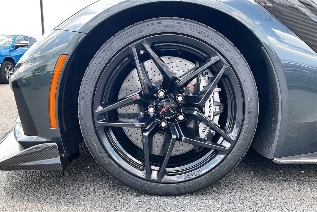 Used 2019 Chevrolet Corvette ZR1 RWD image 2