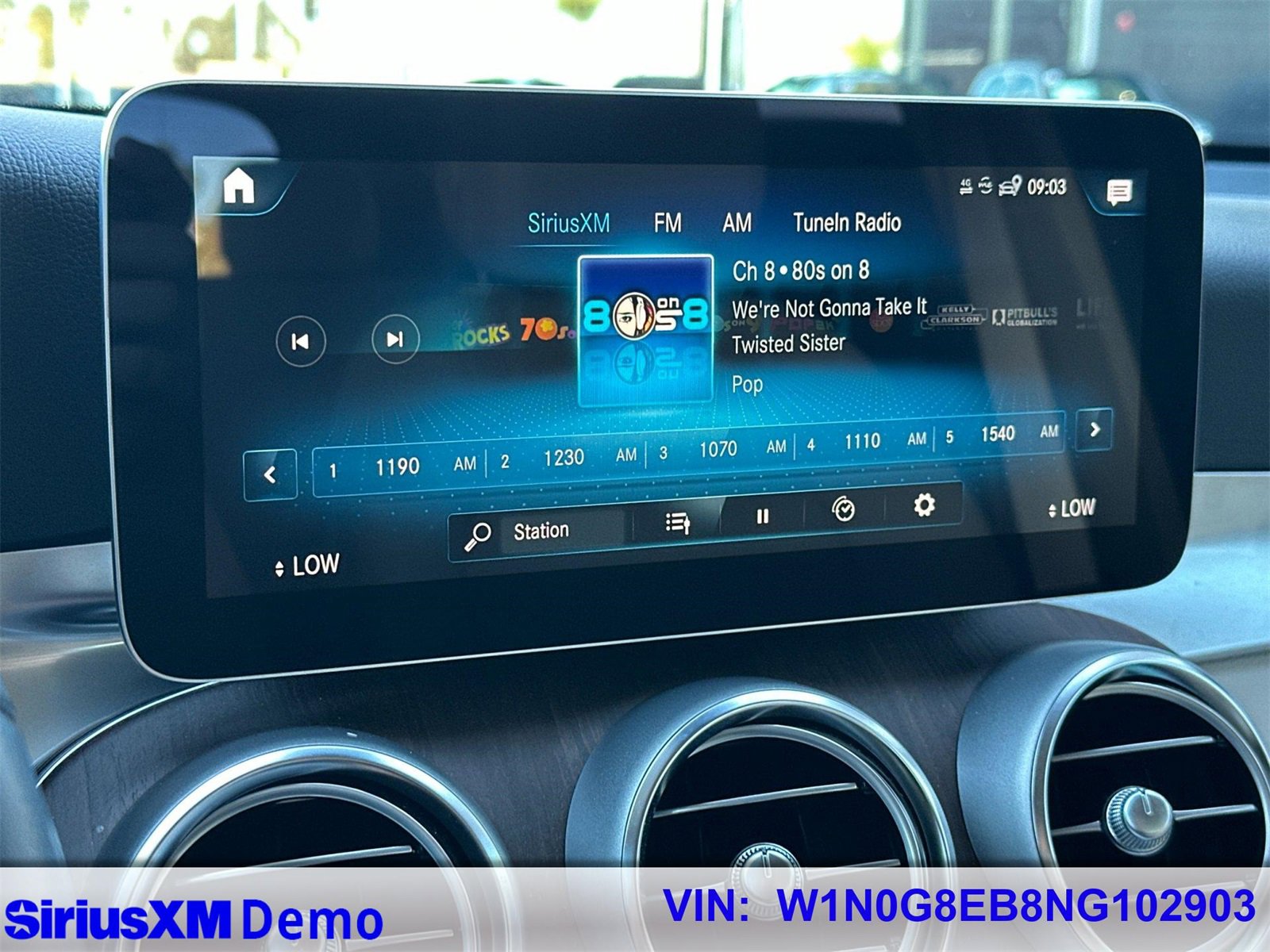 Certified 2022 Mercedes-Benz GLC 300 4MATIC w/ Premium Package Lite image 34