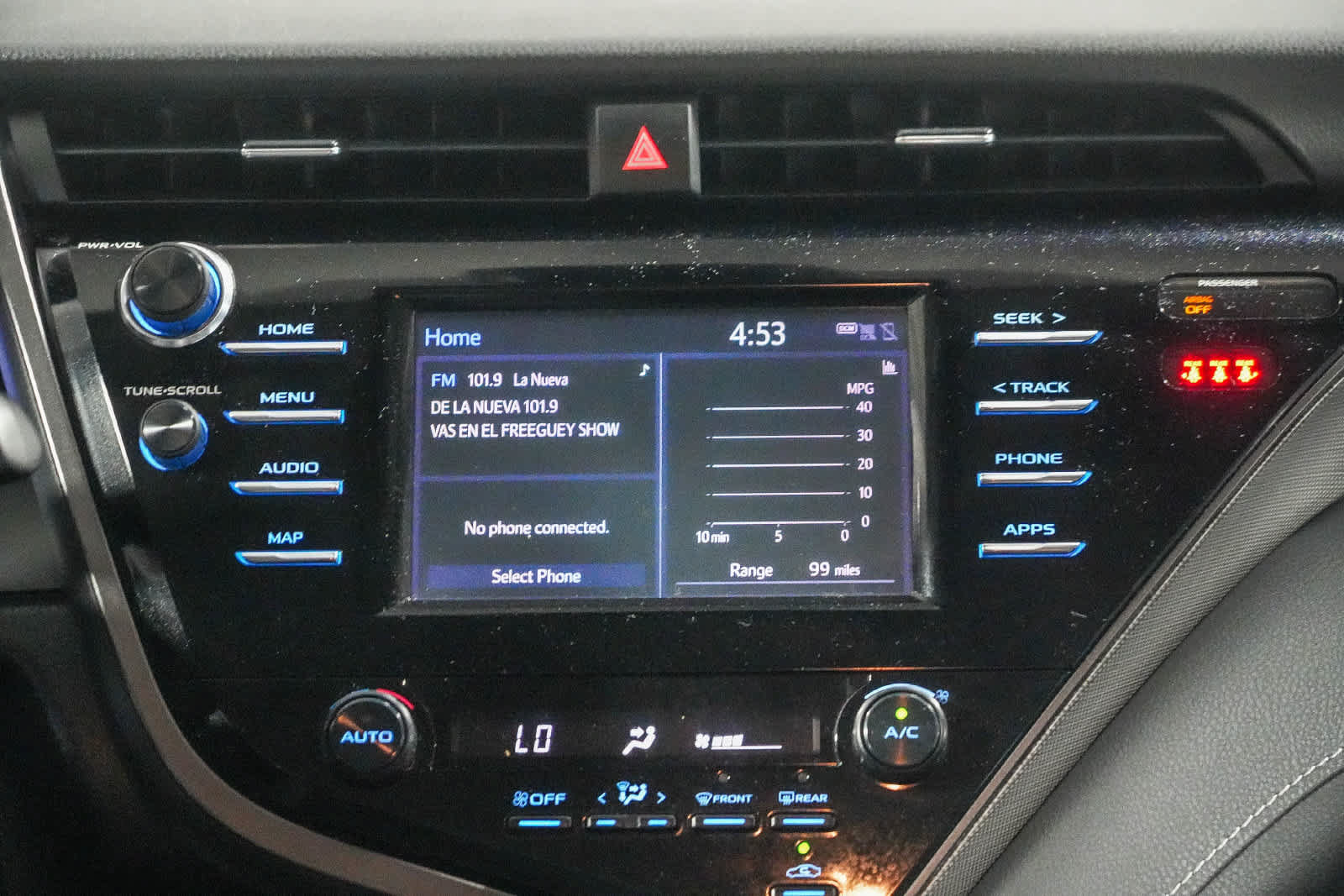 Certified 2019 Toyota Camry SE w/ Carpet Mat Package FWD image 15